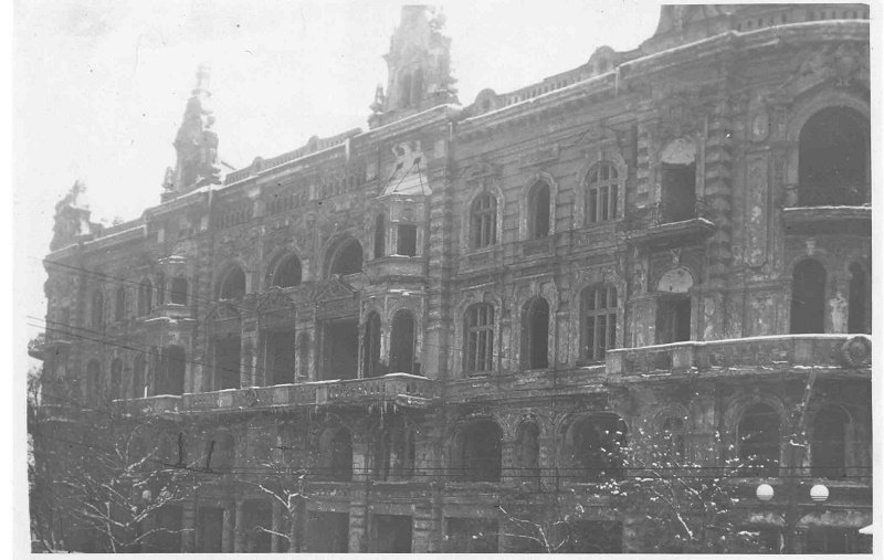 Здание Исполкова Ростоблсовета после разрушения
