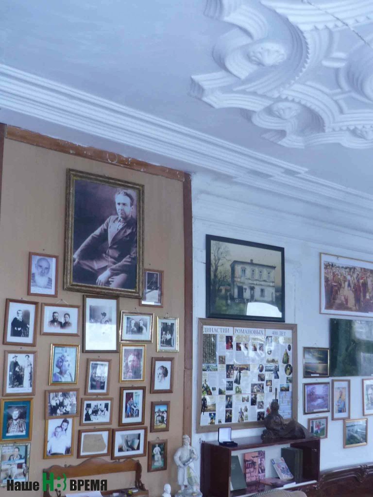 В народном музее – множество фотографий, вырезок из газет. Здесь бережно хранятся различные экспонаты, которые удалось добыть создателю и хранителю музея Николаю Посиделову.