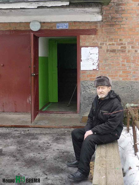 Валерий Васильевич тоже имеет возможность не оставаться в четырех стенах квартиры.