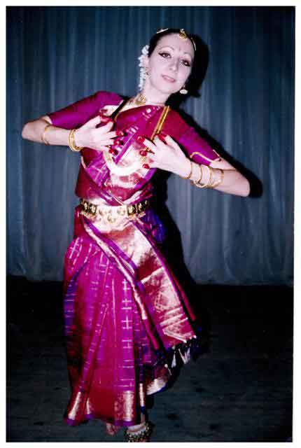 Екатерина Бузунова работала преподавателем балета и индийского танца, снималась в картинах Болливуда.