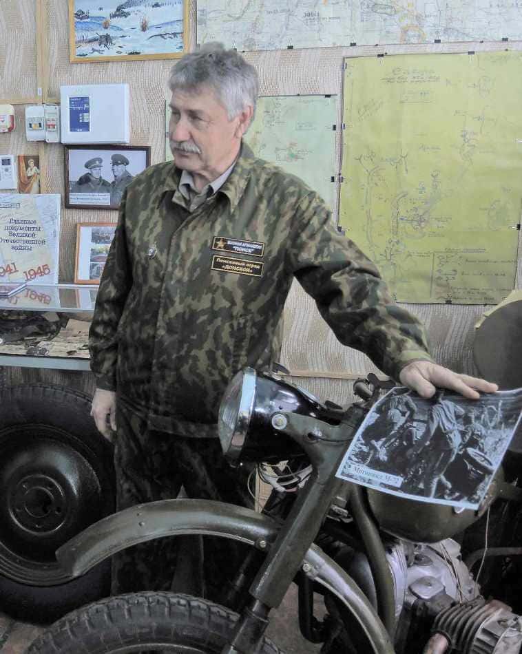 Этот мотоцикл М-72 фронтовых лет Вячеслав ГРАДОБОЕВ восстанавливал вместе со своими друзьями из поискового отряда «Донской».