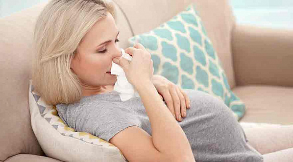 Что делать с насморком во время беременности? 