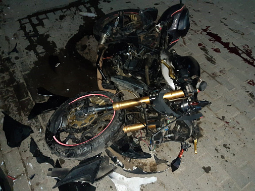 В аварии скутера с мусоровозом в Ростове погибла 15-летняя девочка
