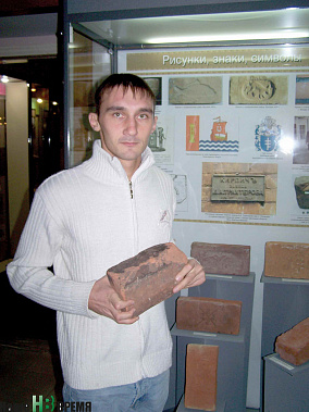Коллекционированием кирпичей Дмитрий Зенюк увлекся еще в школьные годы.