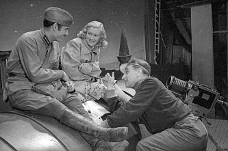 Война, мода и кино