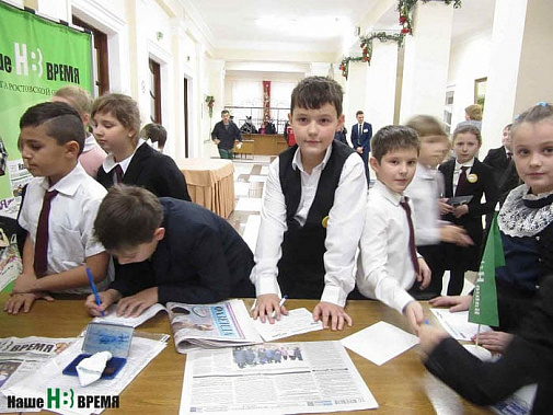 Как гимназисты из Октябрьского района Путина поздравляли