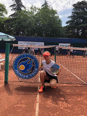 В Тбилиси завершился крупный молодежный теннисный турнир