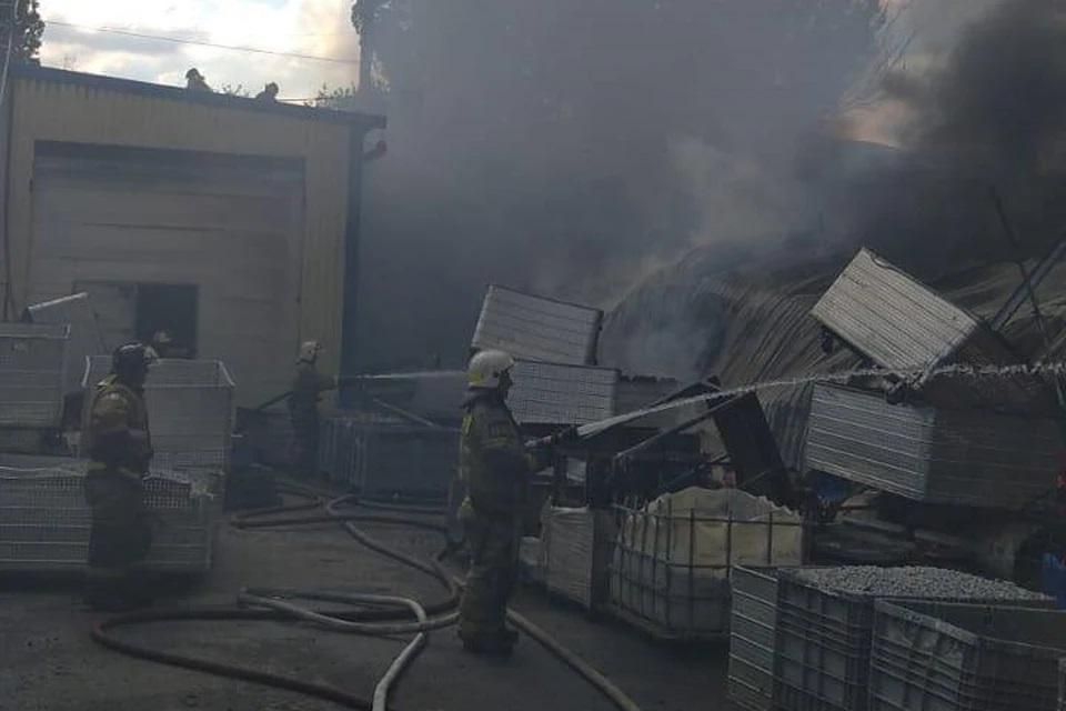 Специалисты МЧС установили причину пожара на шахтинской фабрике корпорации «Глория Джинс»