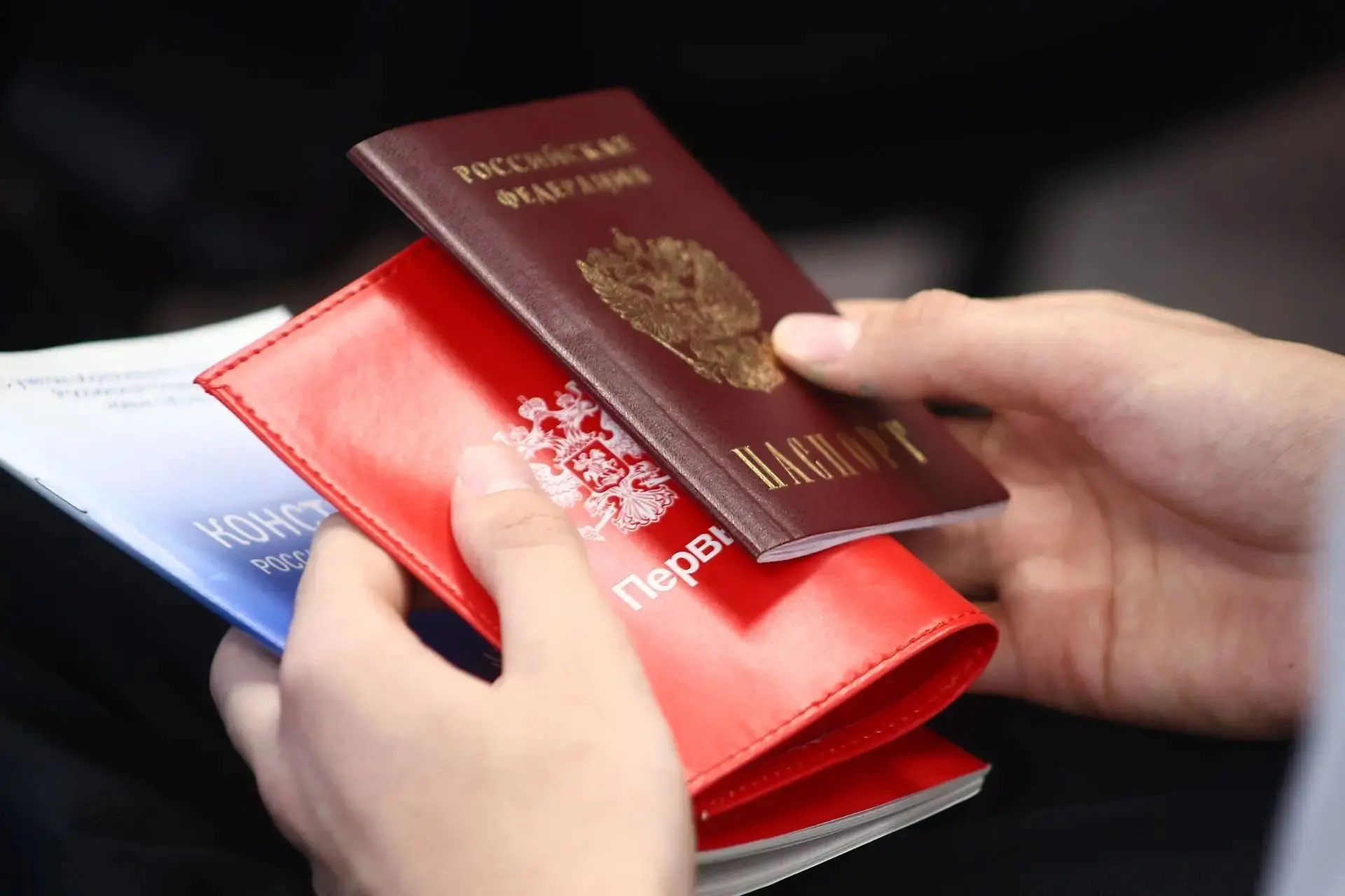 Юные ростовчане получили паспорта в рамках акции "Мы - граждане России" - Новости, 21.08.2026