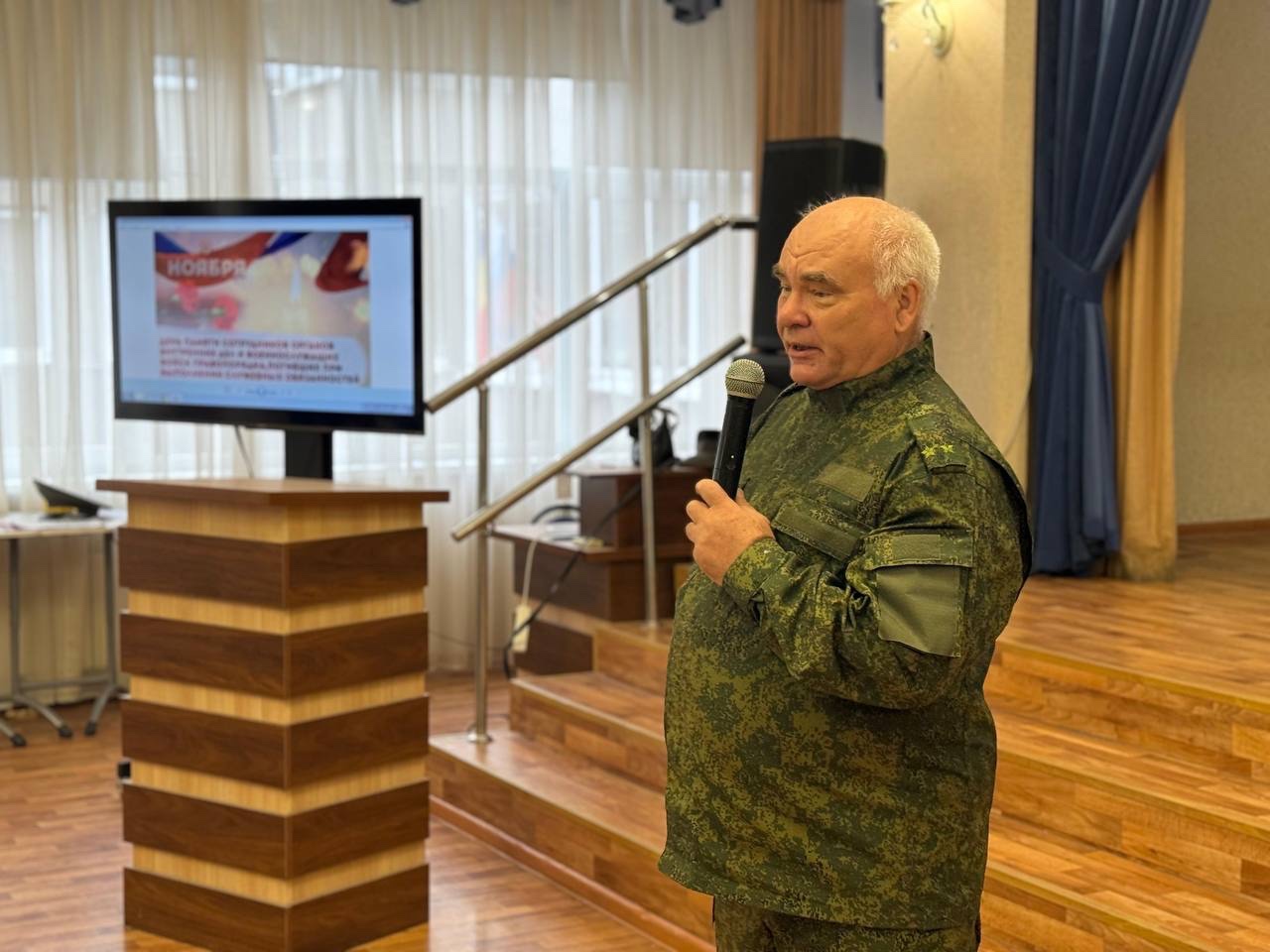 Ветеран военной разведки провёл «урок мужества» в ростовской школе - Новости, 10.11.2025