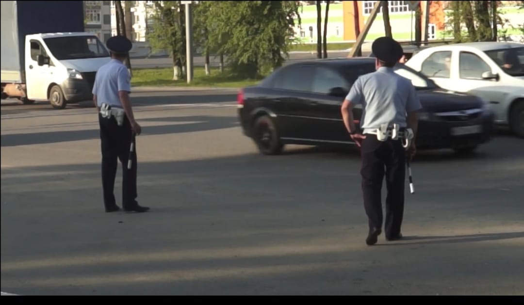 На Дону троих водителей без права управления ТС выявили полицейские во время рейда 