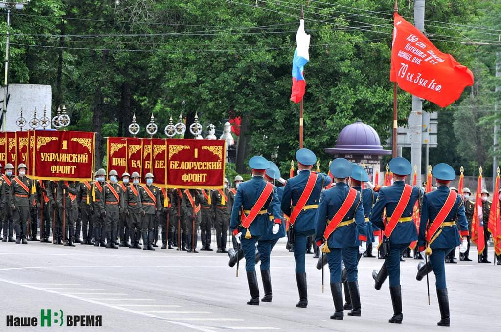 Жители Ростова и Новочеркасска при проведении парадов Победы хорошо соблюдали эпидемические меры