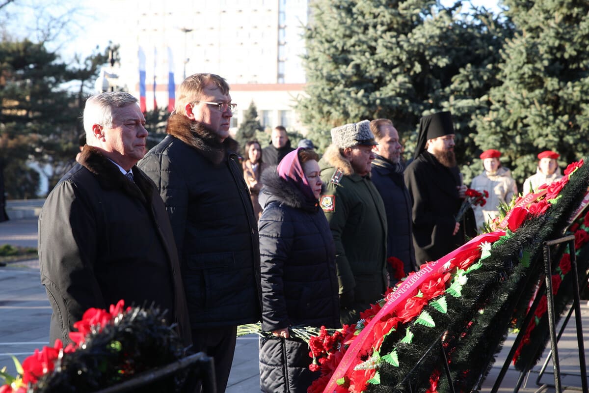 В Ростове-на-Дону возложили цветы в честь героев первого освобождения города
