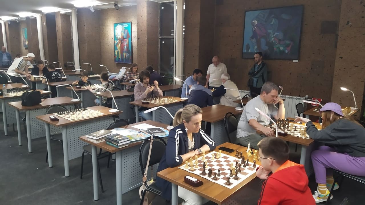 Ростов: ночью «в книжкином доме» собрались шахматисты