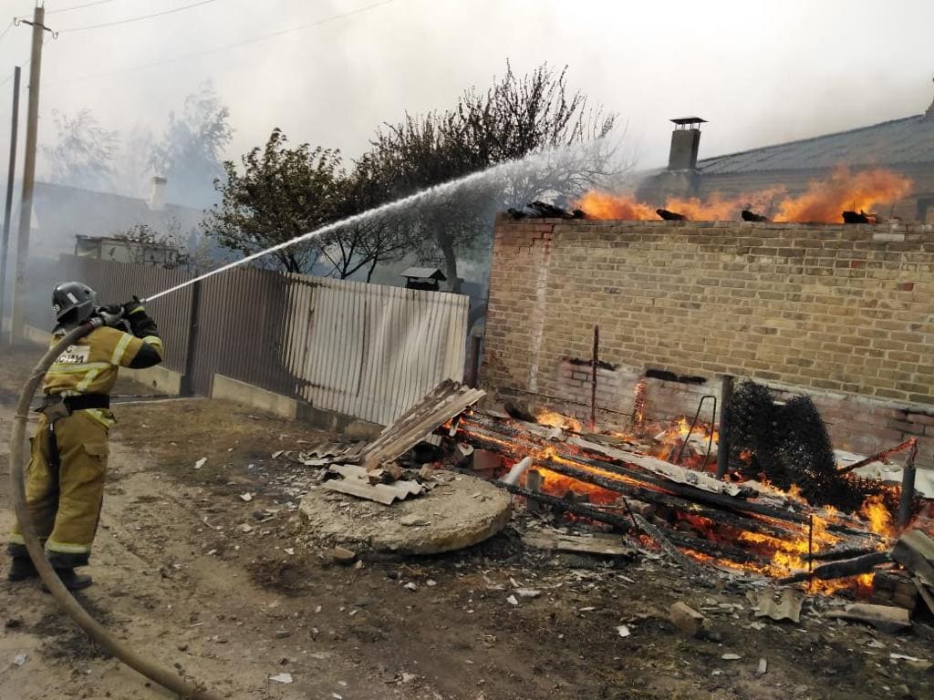 За сутки на Дону возникло 128 пожаров: огонь помогают тушить соседние регионы