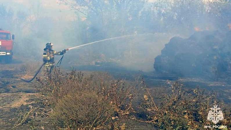 В Миллеровском районе тушат пожар в селе Волошино - Новости, 17.09.2024