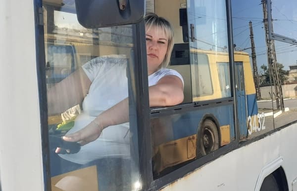 Водитель троллейбуса из Волгодонска претендует на звание лучшей в России