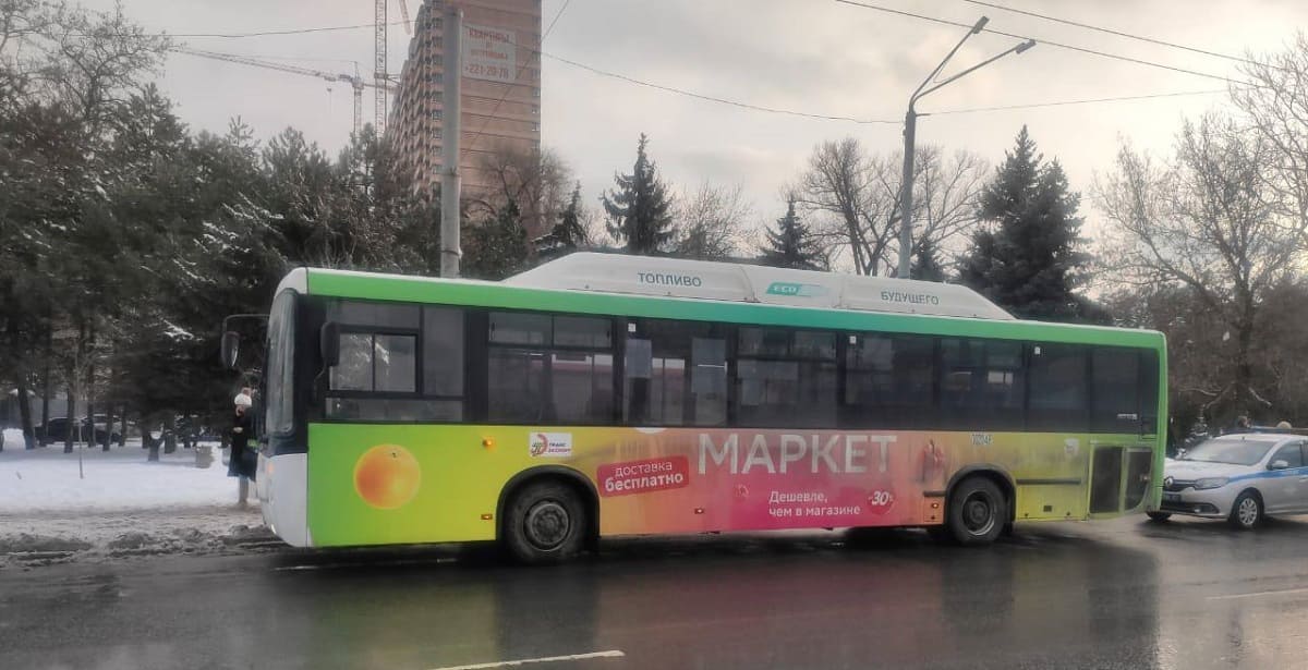 В ростовском автобусе №40 из-за экстренного торможения пострадал пассажира