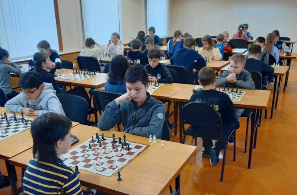 «Наше время» и друзья издания организовали для детей ко Дню защитника Отечества шахматный фестиваль