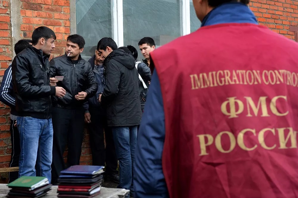 Граждан Узбекистана в очередной раз в массовом порядке депортировали из Ростовской области на родину
