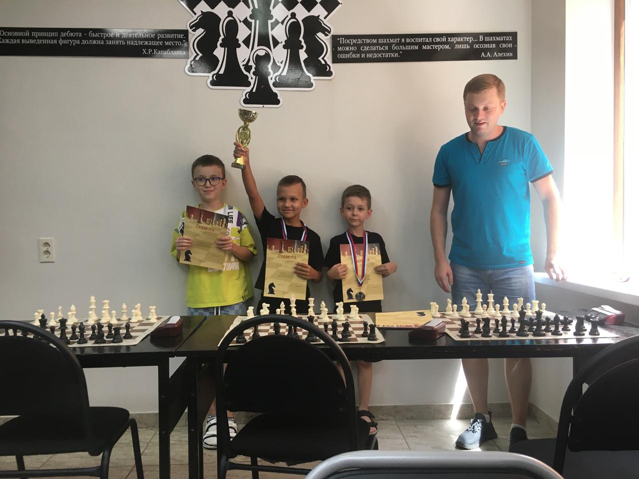 В Ростове организовали серию рапидов к Международному Дню шахмат