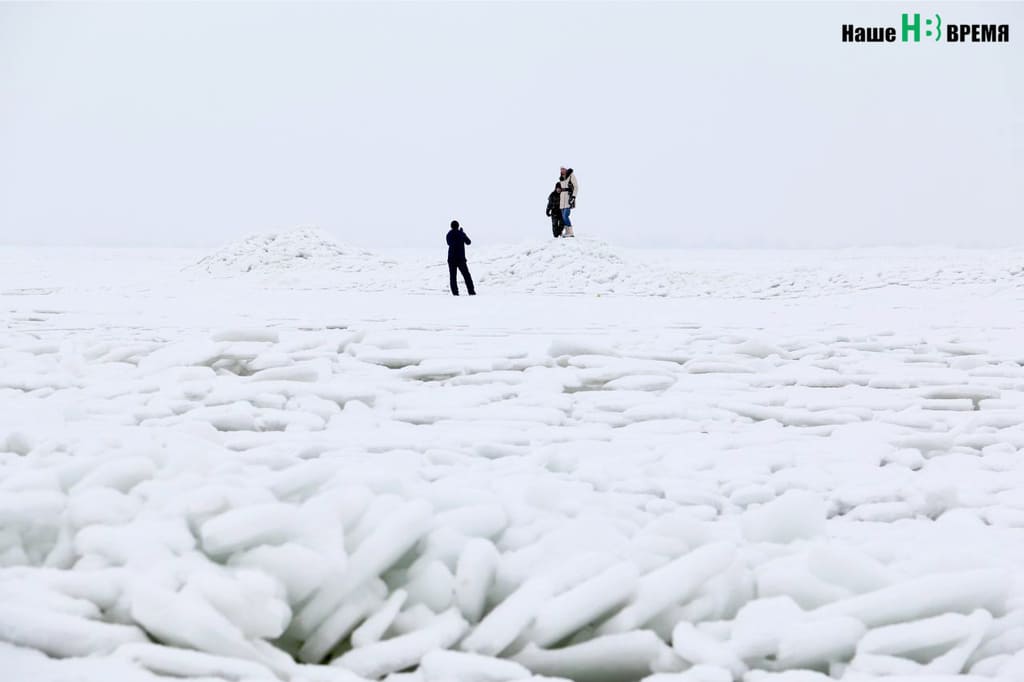 В Азовском районе произошло ледяное цунами