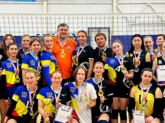 В Ростове прошел чемпионат области по волейболу среди женских клубов