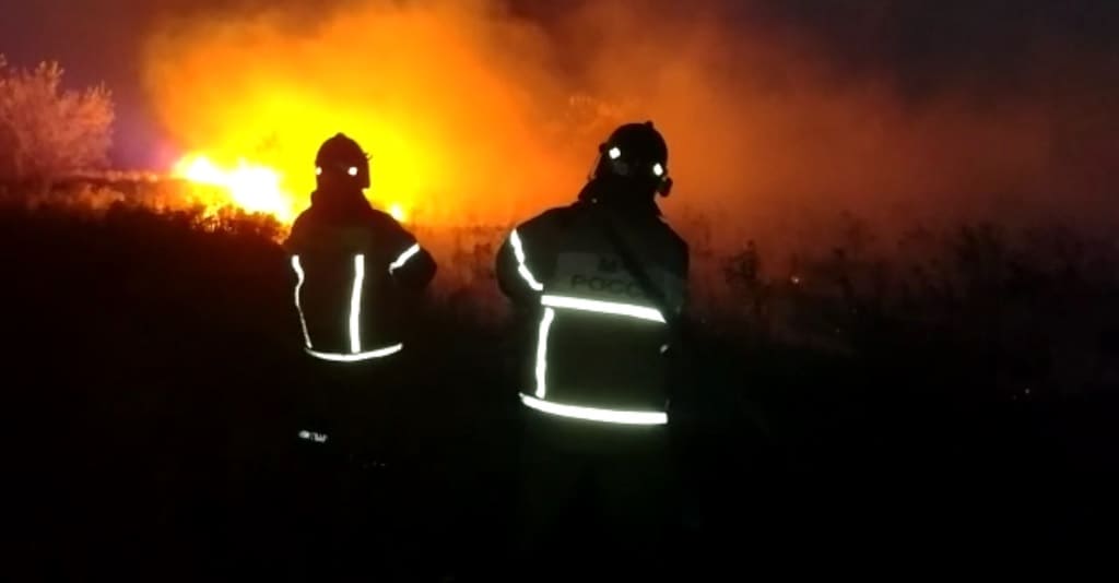 В Аксайском районе от огня спасли три населенных пункта
