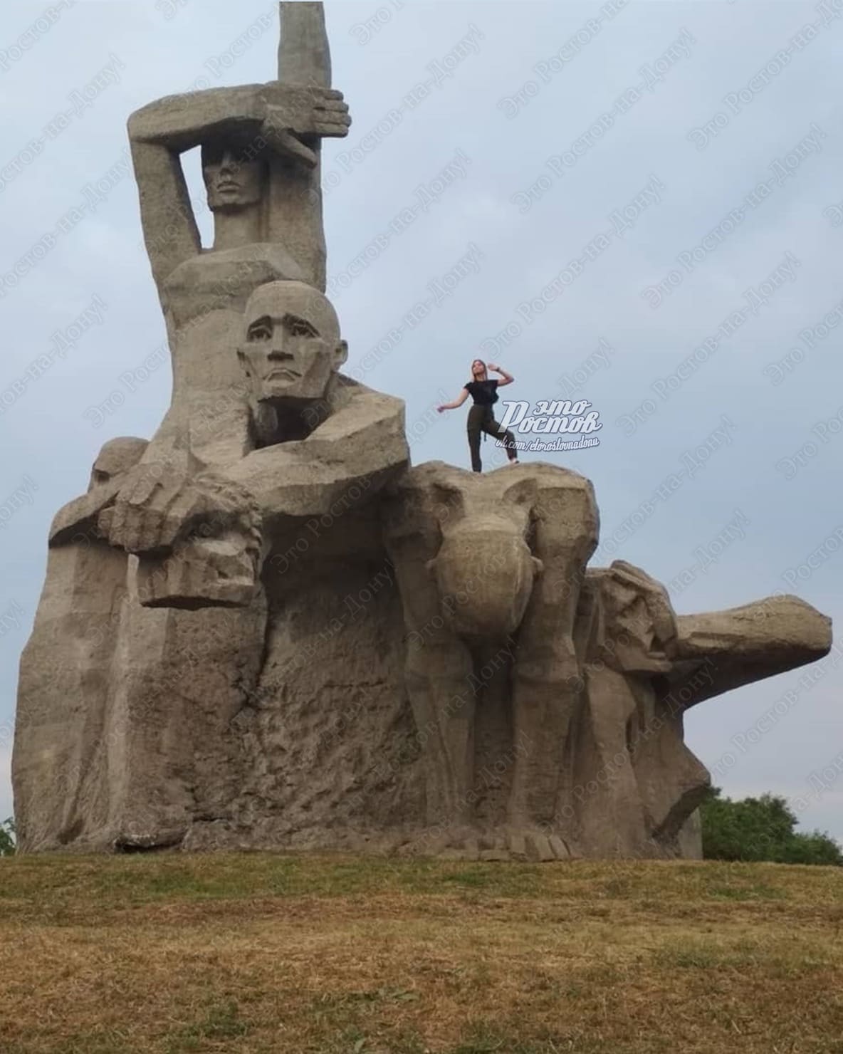 Мемориал в змиевской балке ростов на дону фото