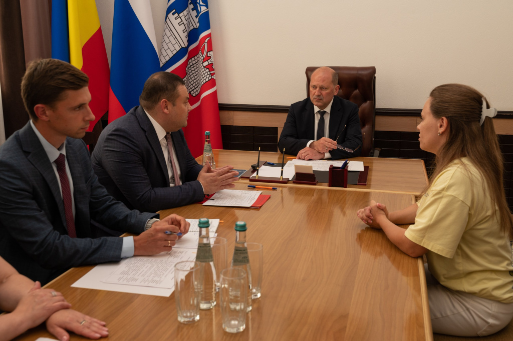 Глава Ростова провел личный прием граждан - Новости, 28.09.2026