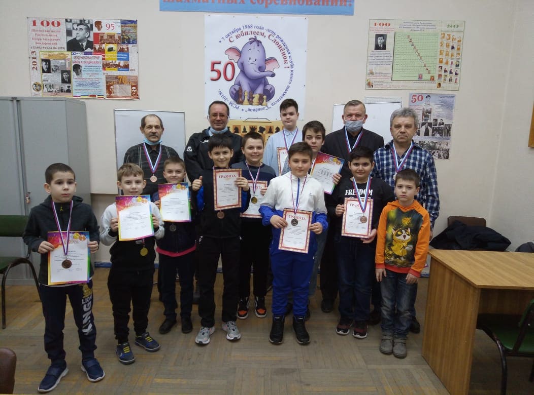 Игроки детской команды «Наше время-100» выиграли рапиды ко Дню космонавтики