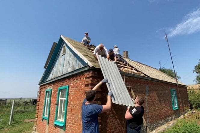 Студенты из Волгодонска пришли на помощь пенсионерам