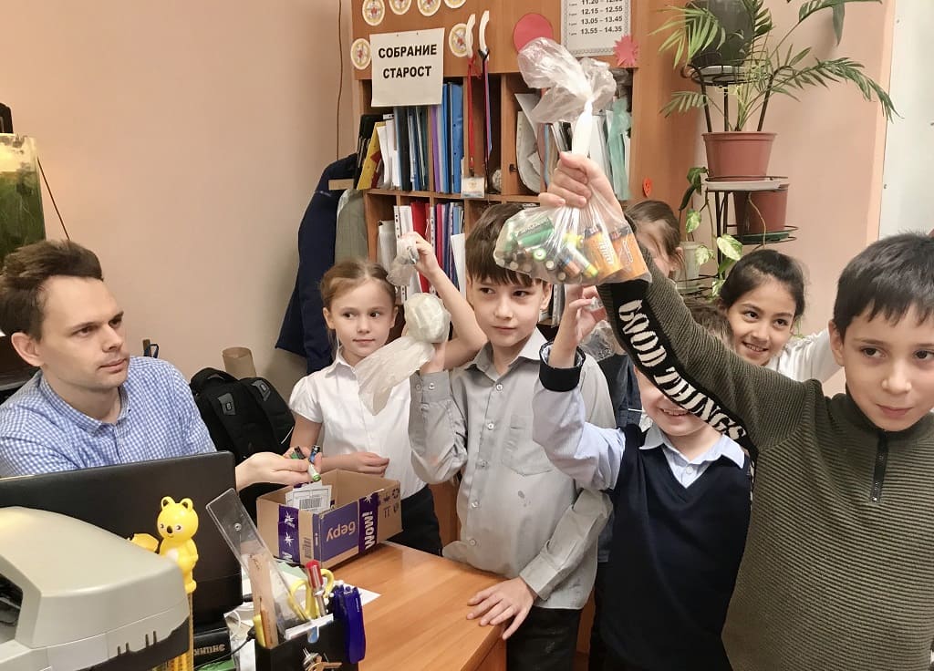 Большую группу ребят из Новочеркасска отметят по итогам акции «Сдай батарейку - спаси родную Землю!» 