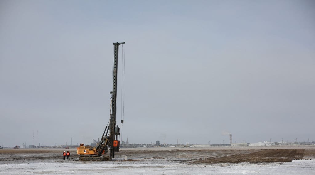 На Новошахтинском НПЗ начали строить комплекс для производства бензина и дизеля