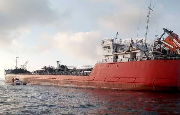 В Азовском море ищут трех моряков танкера «Генерал Ази Асланов»