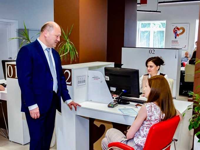 Александр Скрябин: «Мы будем и дальше развивать систему МФЦ в Ростове» - Новости, 18.06.2025
