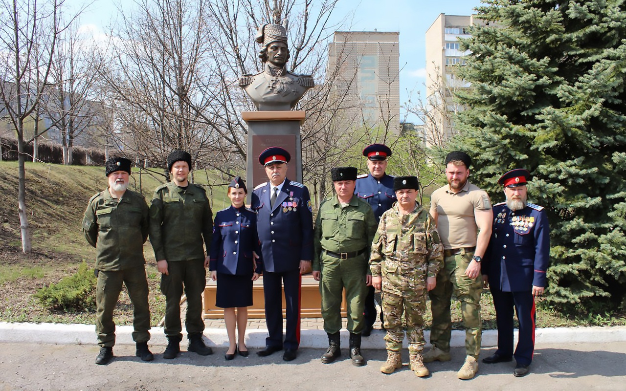Алчевский казачий кадетский корпус в ЛНР посетила делегация Всероссийского казачьего общества