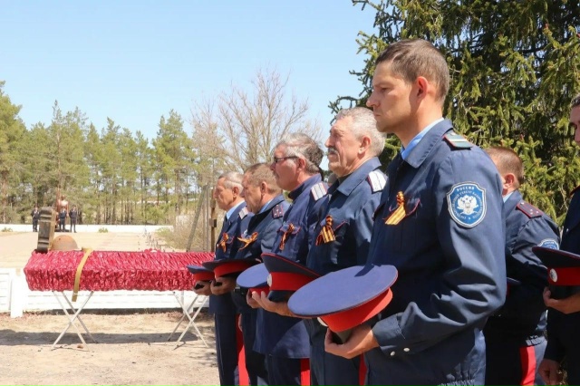 На поле Славы в станице Вёшенской перезахоронили останки советских воинов - Новости, 06.05.2026