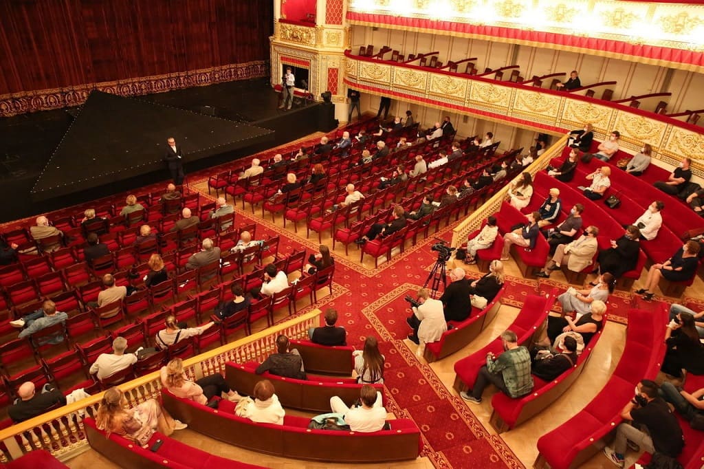 Донские театры пока не планируют разрешать заполнять на 75%