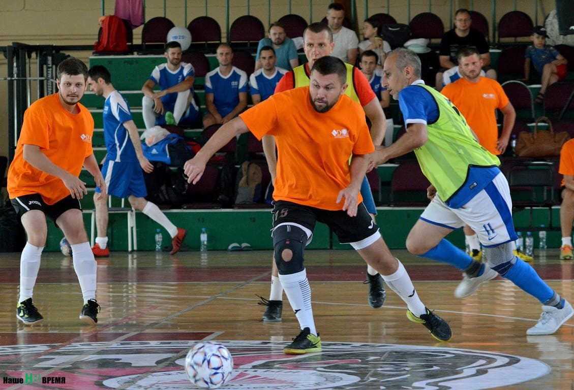 В Ростове прошли матчи юбилейного турнира по мини-футболу, посвященного Дню строителя