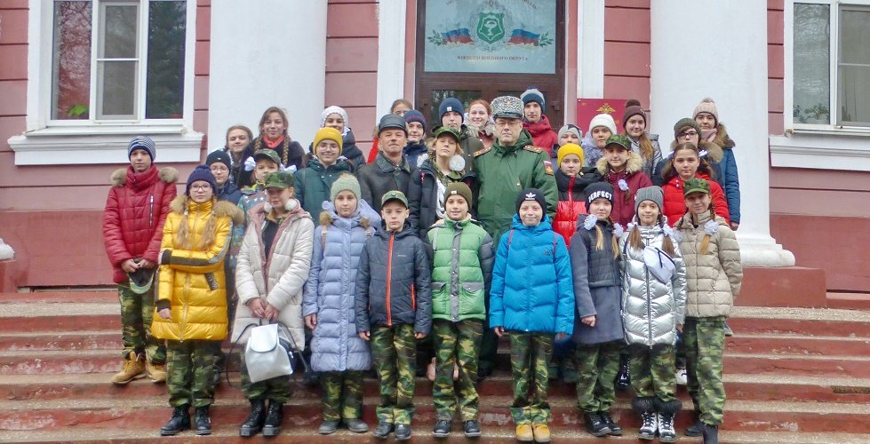 Окружной военный госпиталь в Ростове посетили лицеисты