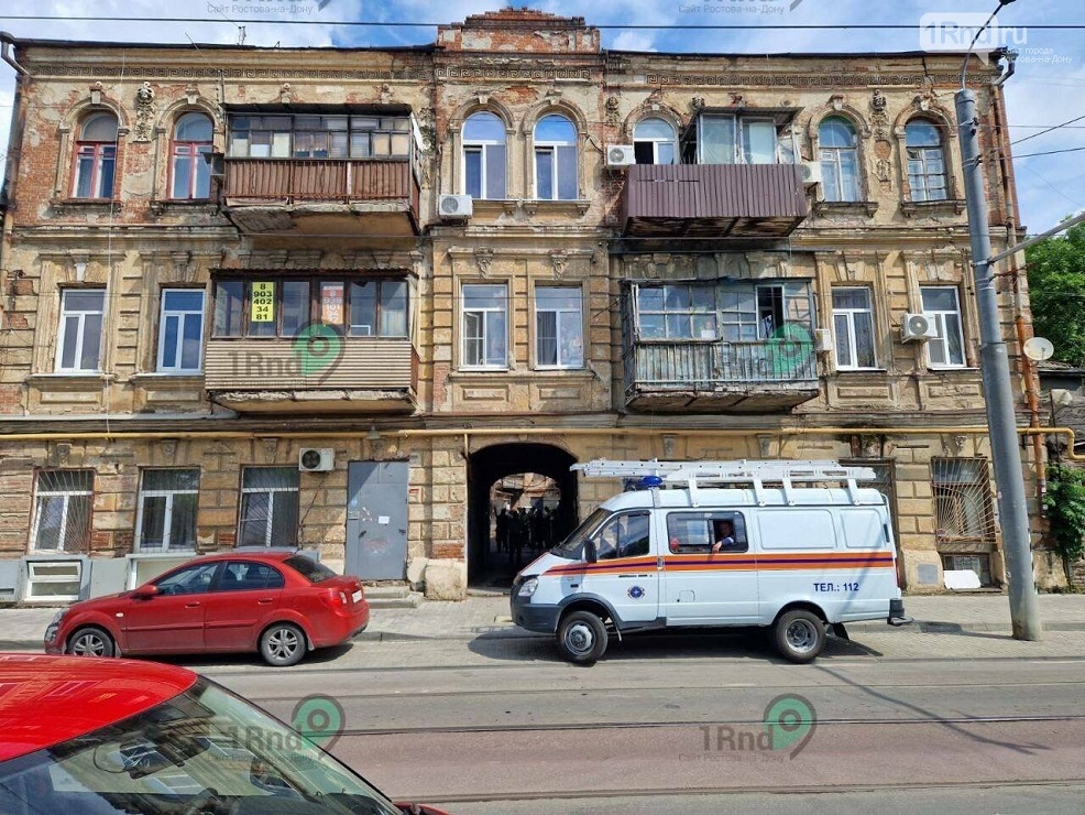 В старинном ростовском доме обрушились перекрытия потолка