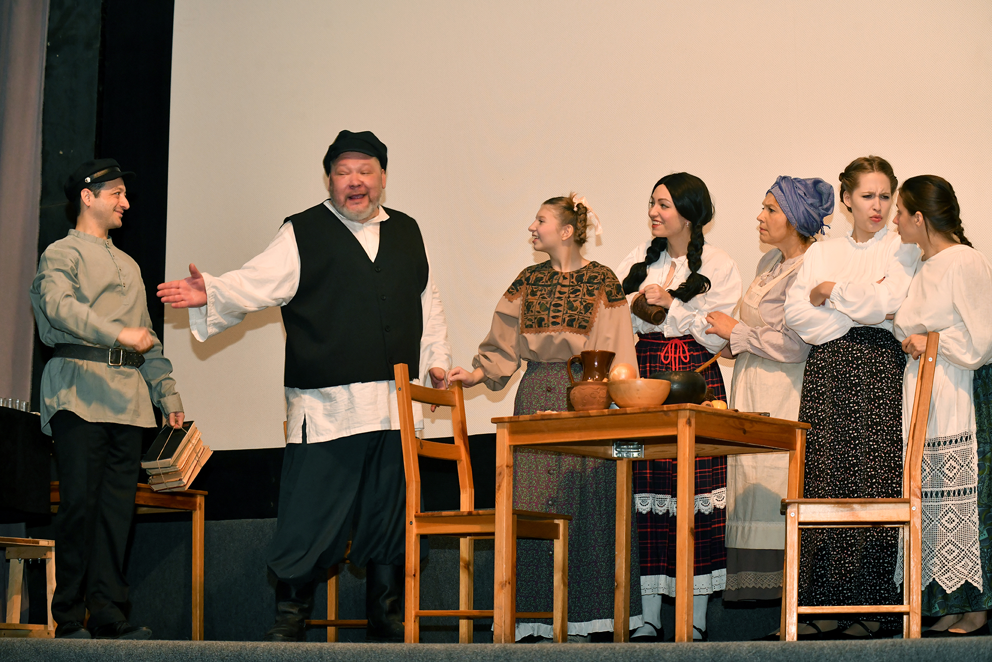 В Ростове-на-Дону в Доме кино прошел первый фестиваль народных и любительских театров В Ростове-на-Дону в Доме кино прошел первый фестиваль народных и любительских театров - Новости, 06.11.2025