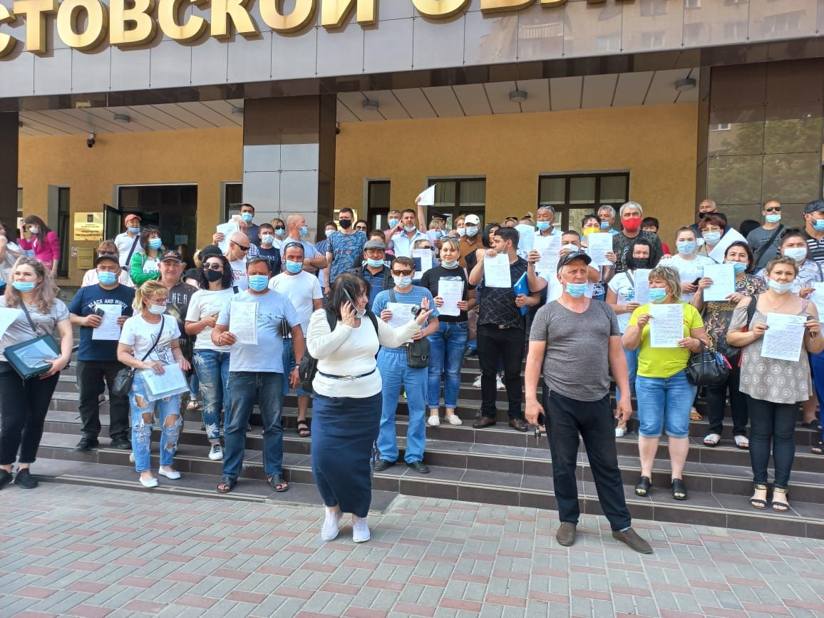 Бизнесмены с закрытых аксайских рынков массово принесли жалобы в прокуратуру Ростовской области