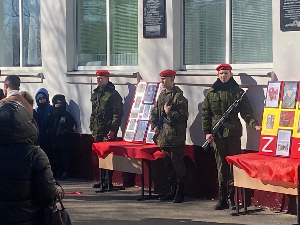 Сегодня в Пролетарске открыли мемориальные доски героям СВО Павлу Соломке и Алексею Воронову