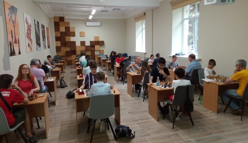 В Ростове стартовал турнир памяти легендарного шахматиста Пола Морфи