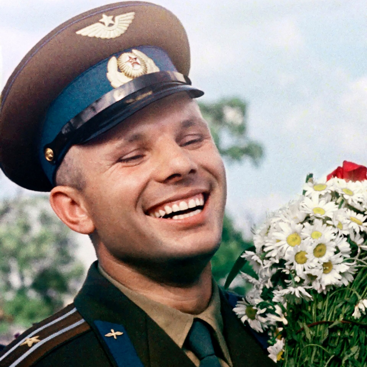 Сегодня первооткрывателю космоса Юрию Гагарину исполнилось бы 90 лет