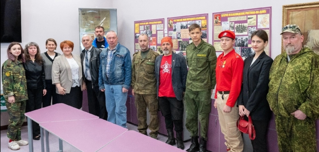 В музее ростовской школы №49 встретились с краеведами, реконструкторами и поисковиками