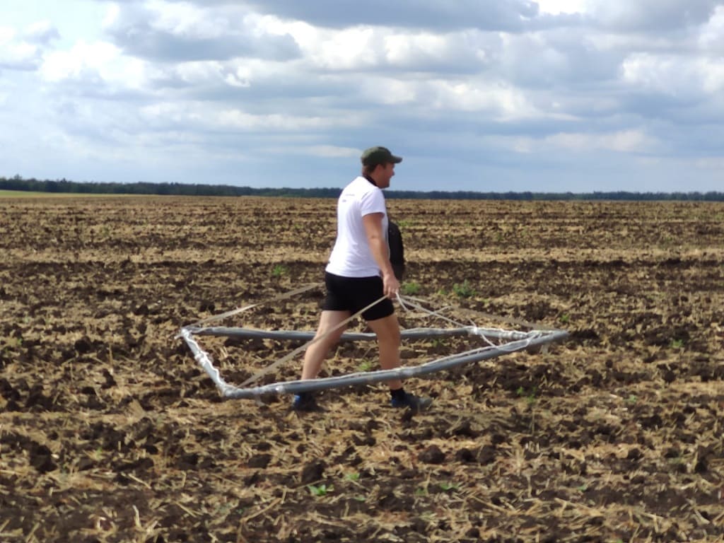 В Усть-Донецком районе поисковики нашли место падения самолета Пе-2