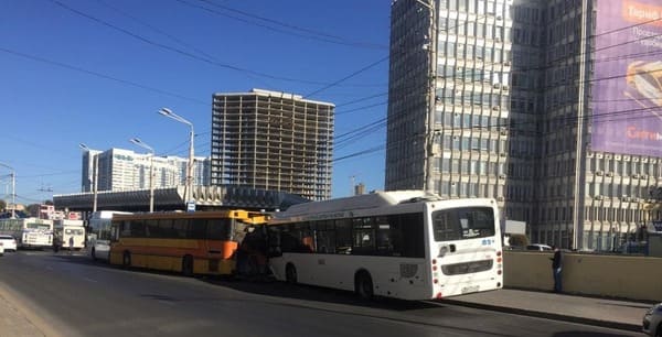 Виновник ДТП у главного автовокзала в Ростове назвал причиной аварии масочный режим